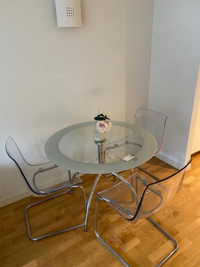 London Luxury 1 Bedroom Apartment Minutes Walk From Canary Wharf Екстер'єр фото